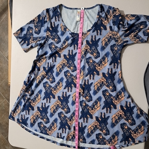 Lularoe Perfect T giraffe print XS - Picture 4 of 8